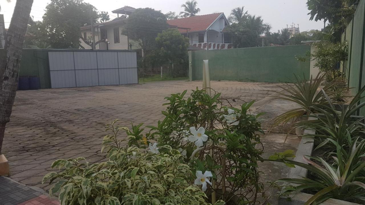 Ronny Cottage Negombo Exterior photo